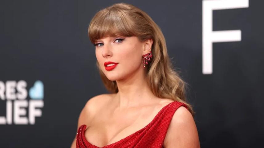 taylor-swift-red-carpet-grammy-award-feb-2025-billboard-espanol-1548.jpg
