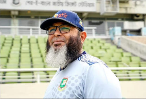 mushtaq_ahmed_star.jpg