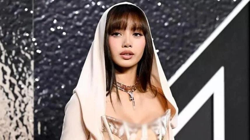 Lisa’s ‘Alter Ego’ secures No. 7 spot on Billboard 200.jpg