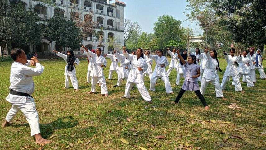 4e21mymensingh_karate_training_for_girls04_17032025_7fc2_amn.jpg