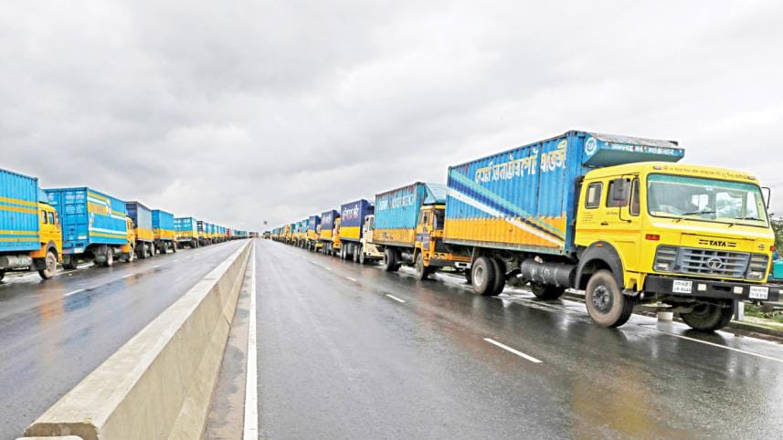 Bangladesh garment sector faces shipping crisis