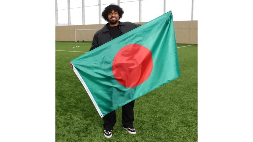 hamza_choudhury_in_red_and_green.jpg