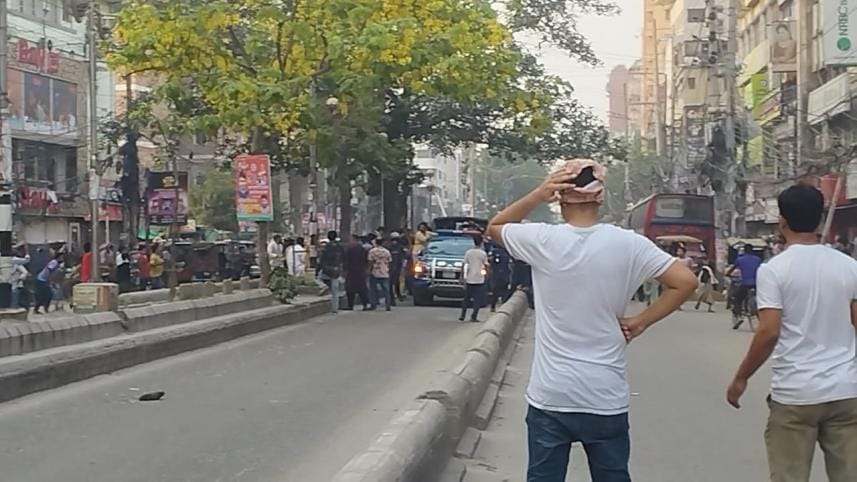 attack on police car carrying Selina Hayat Ivy