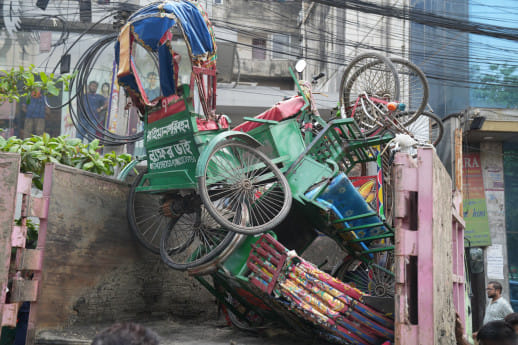 rickshaws banned on Dhaka's main roads