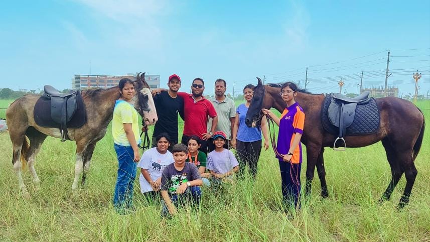 Who rides horses in Dhaka? You’ll be surprised