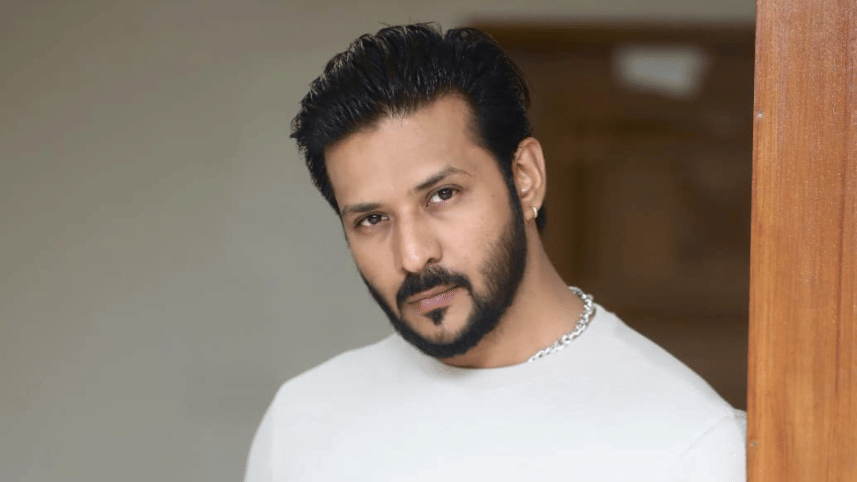 Nirab Hossain to undergo transformation for new film ‘Desh’.png