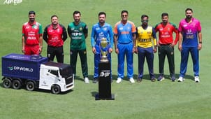 asia cup 2025 captains photo with trophy