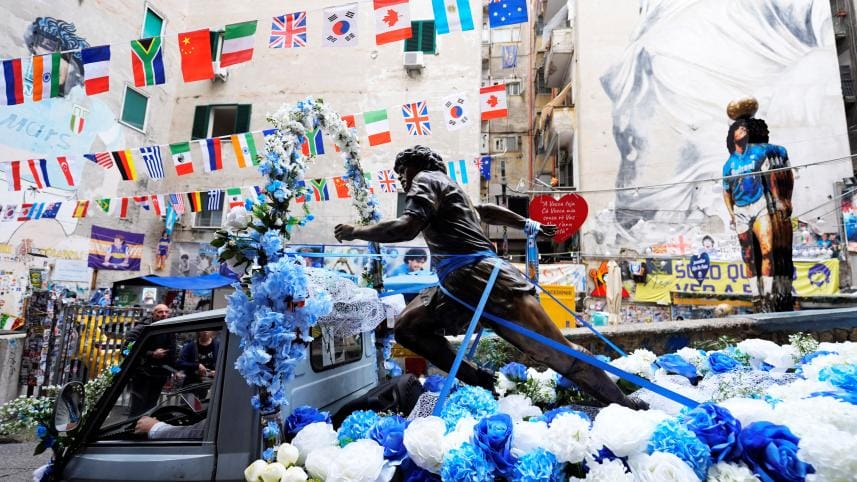 2025-10-30t092517z_1896002780_up1elau0nffio_rtrmadp_3_soccer-maradona-italy.jpg