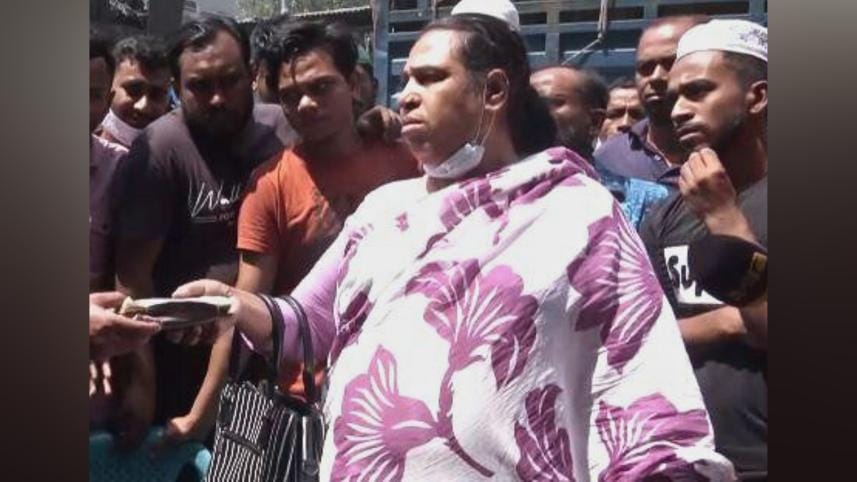 Hijra donates Tk 2 lakh.jpg