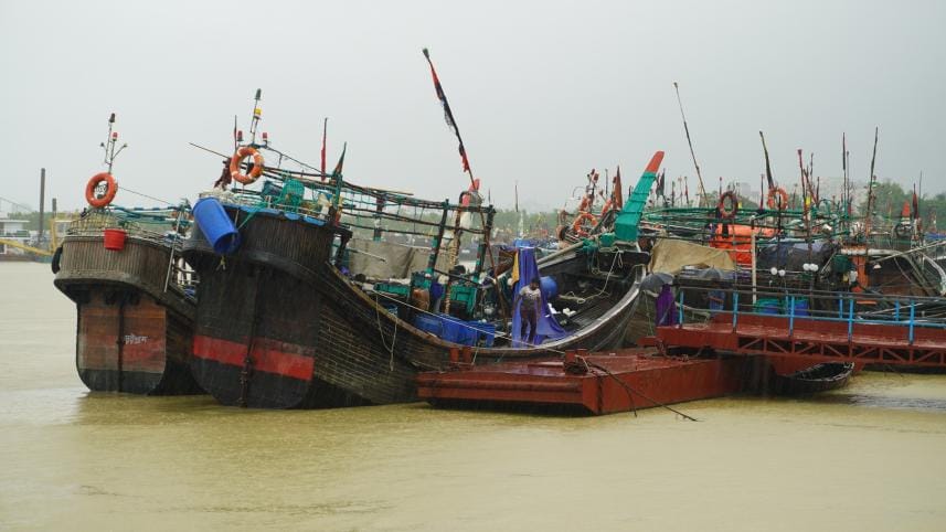 fishing-trawlers-coxs-bazar-bay-of-bengal.jpg