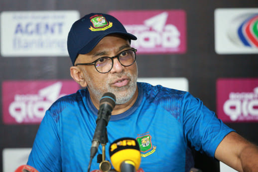 Hathurusingha keen on testing young guns.jpg