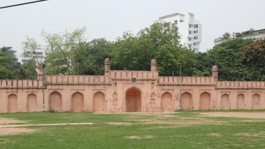 Dhanmondi Shahi Eidgah: A Mughal relic that has withstood time