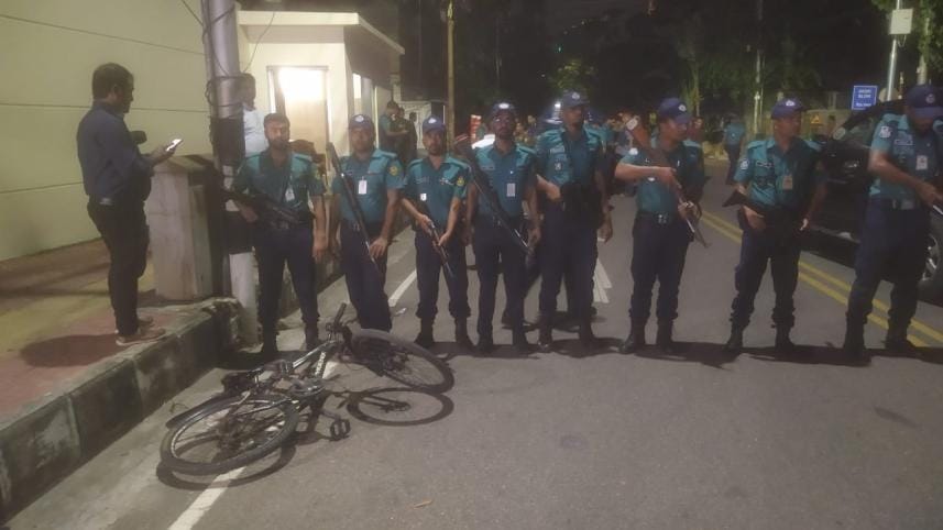 Cop shot dead by colleague in Baridhara diplomatic zone