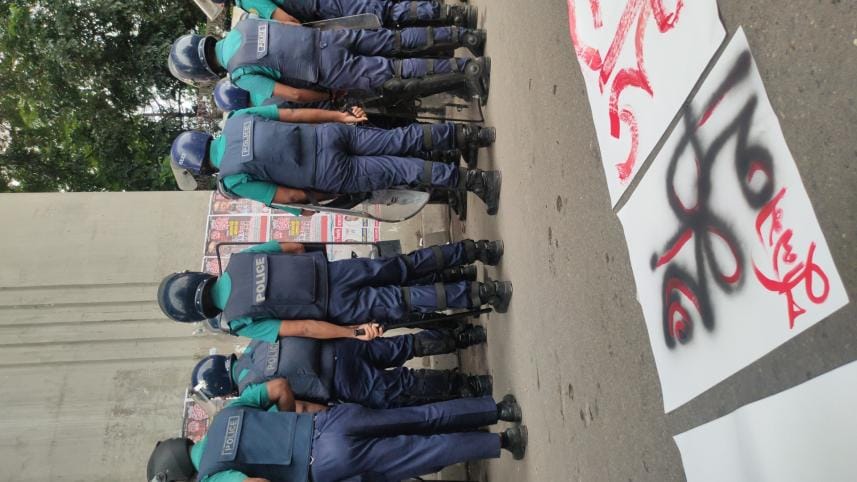 POLICE SOTY _b10d.jpg