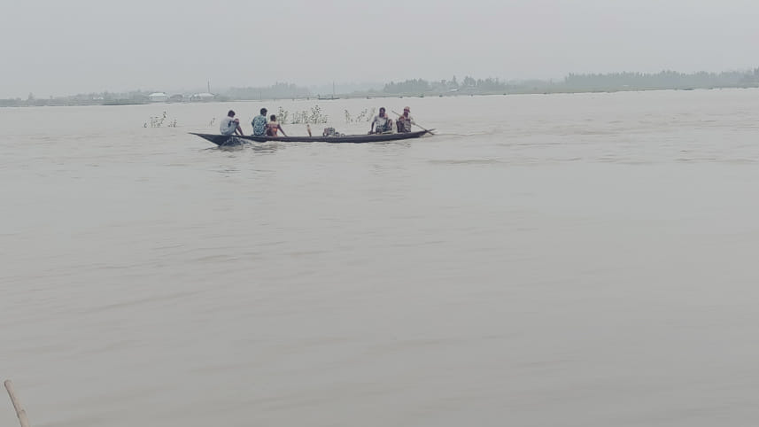 Brahmaputra Teesta water levels rising rivershoal people concern.jpg