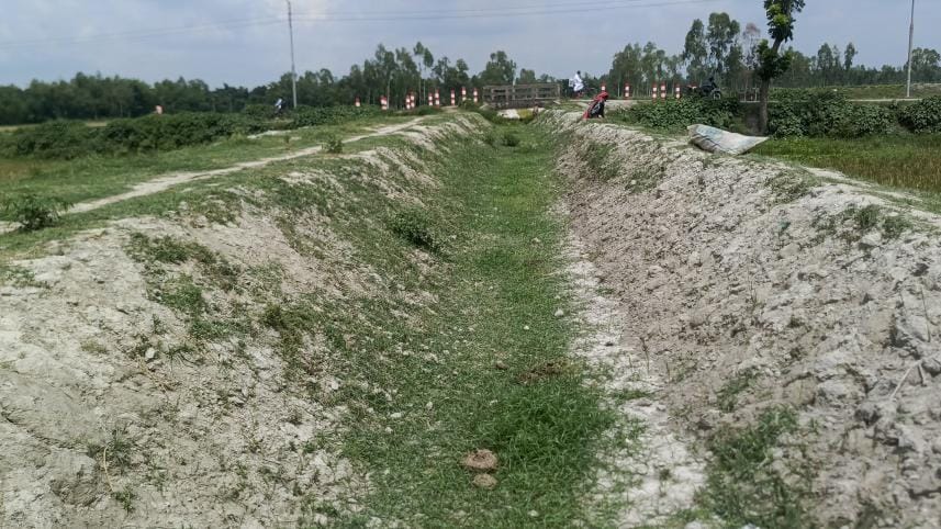 UPDATED- Delay in Gopinathpur canal project leaves 3000 farmers in limbo.jpg