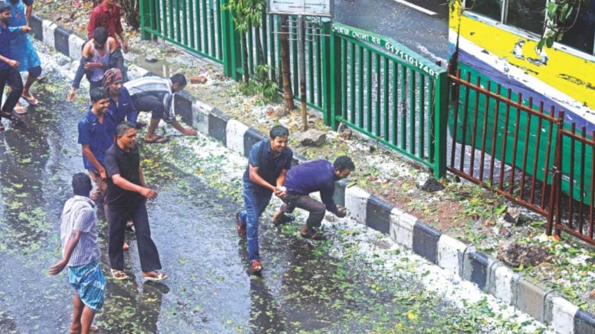 Dhaka hailstorm 3.jpg