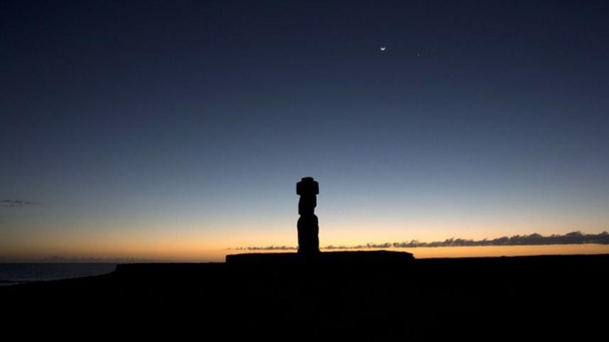 Easter-island-3WB.jpg