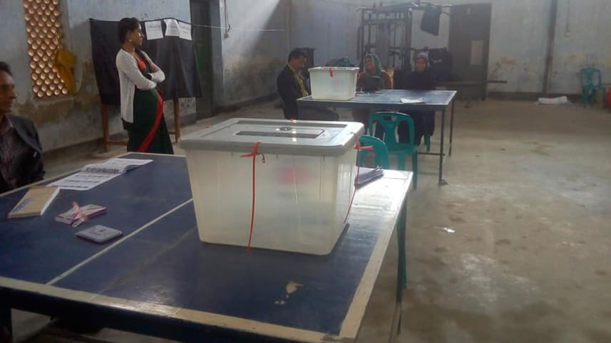 empty-polling-centre-rashedwb.jpg