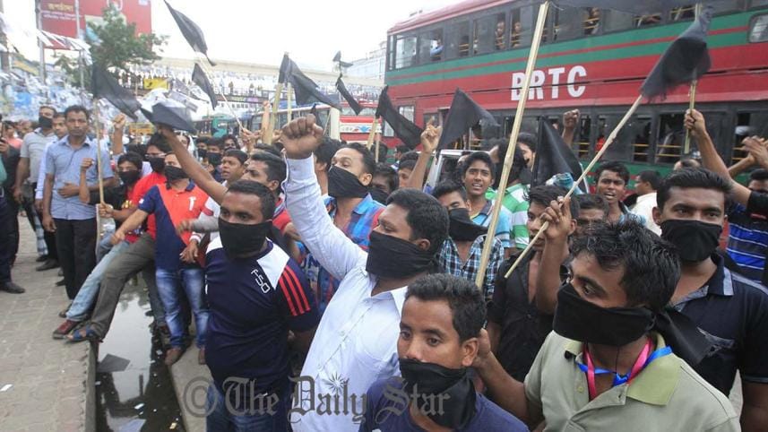 Khaleda motorcade-Emran Hossain3.JPG