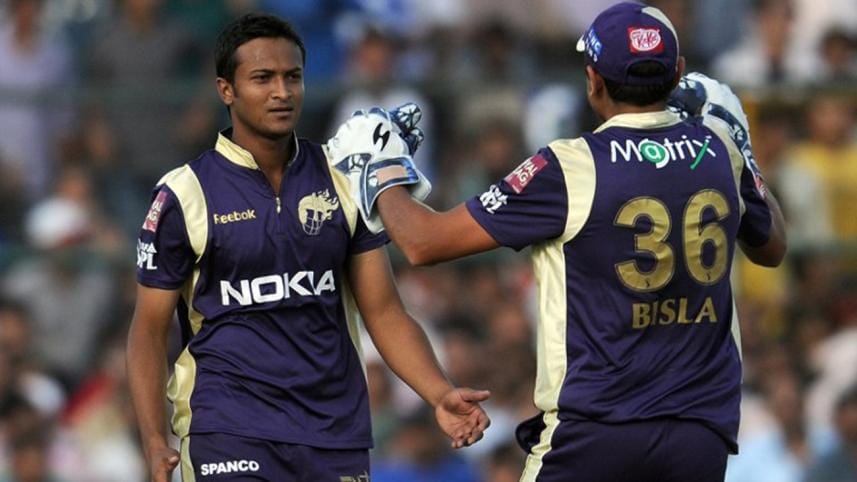 Shakib Al Hasan playing for Kolkata Knight Riders.