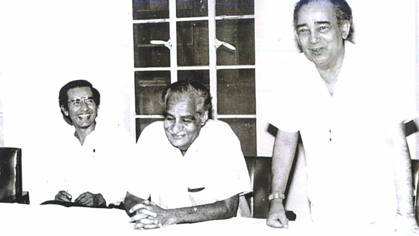 Veteran Journalist Kuldip Nayar with Mahfuz Anam at The Daily Star