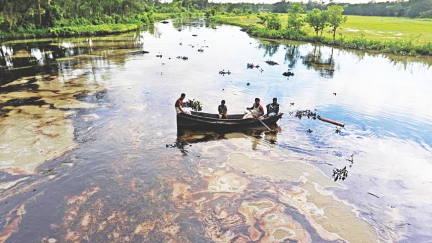 oil spread canel 1.jpg