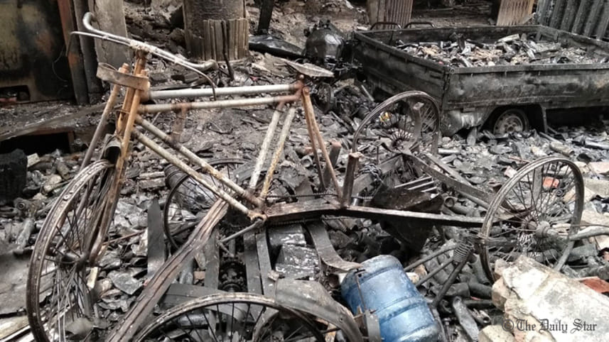 old-dhaka-fire-3wb.jpg