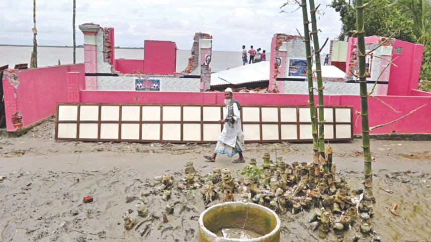 Padma turns furious2.jpg