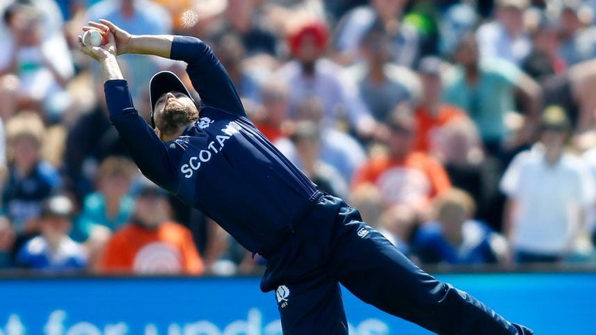 Preston took an acrobatic catch