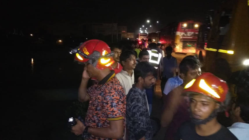 Taxi falls into Turag river