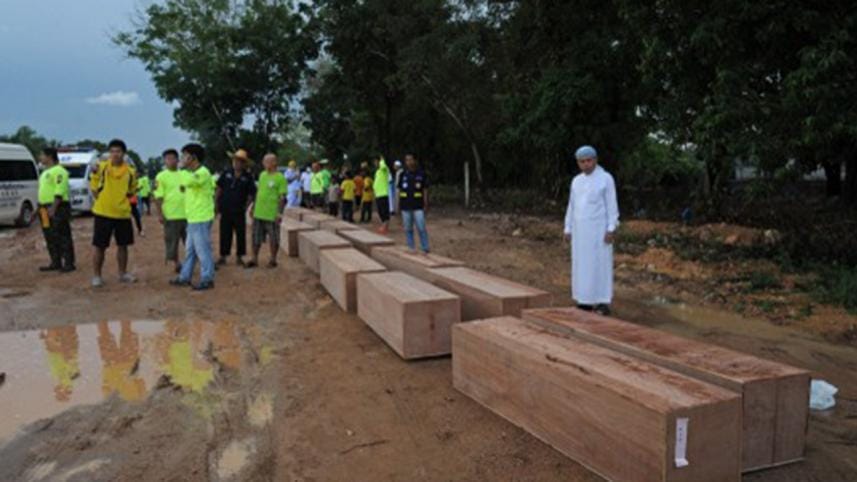 Thailand-mass-grave--2WB.jpg