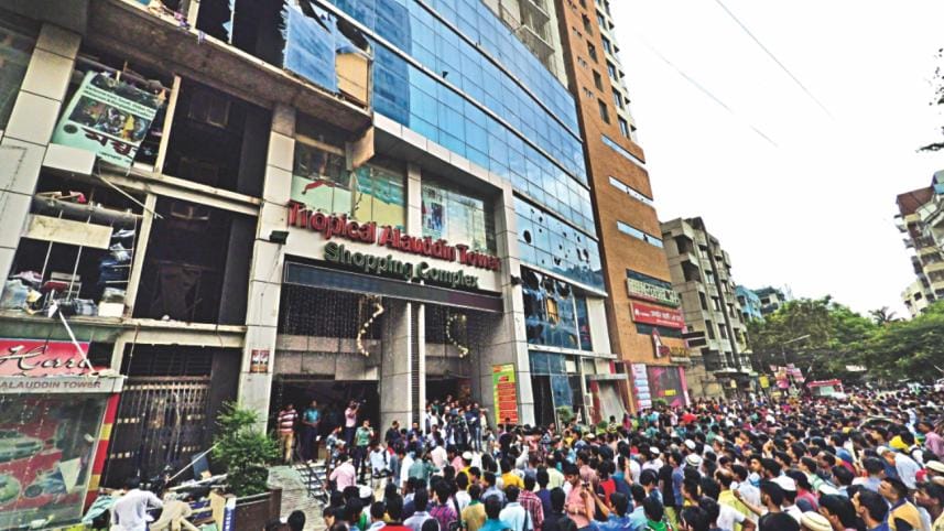 uttara mall accident 3.jpg