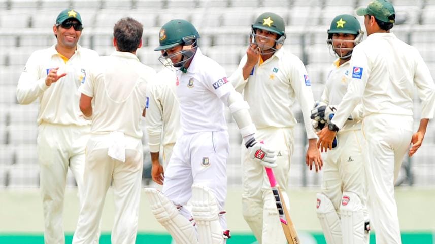 Pak players celebrate