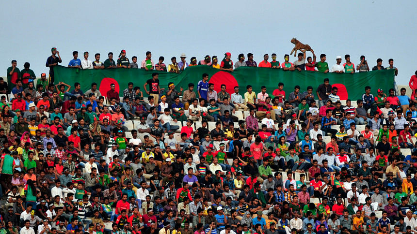 Crowd at Mirpur Stadium Crowd at Mirpur Stadium