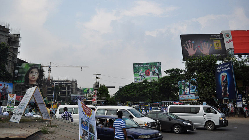 Cop killed after bus hits him on Airport Road