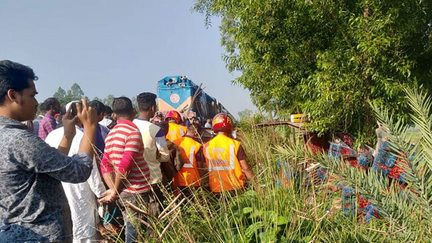 Trains-bus collision Trains-bus collision