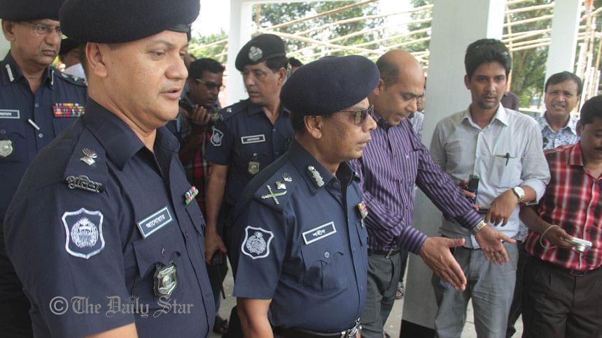 IGP-visit-Sholakia-attack-spot Sholakia attack, KIshoreganj, JMB, Gulshan cafe attack, Dhaka, Bangladesh, Islamic State, militants, Eid-ul-Fitr, Eid congregation, AKM Shahidul Hoque,