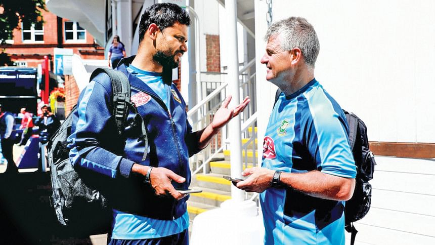 Mashrafe Bin Mortaza with Steve Rhodes Mashrafe Bin Mortaza with Steve Rhodes