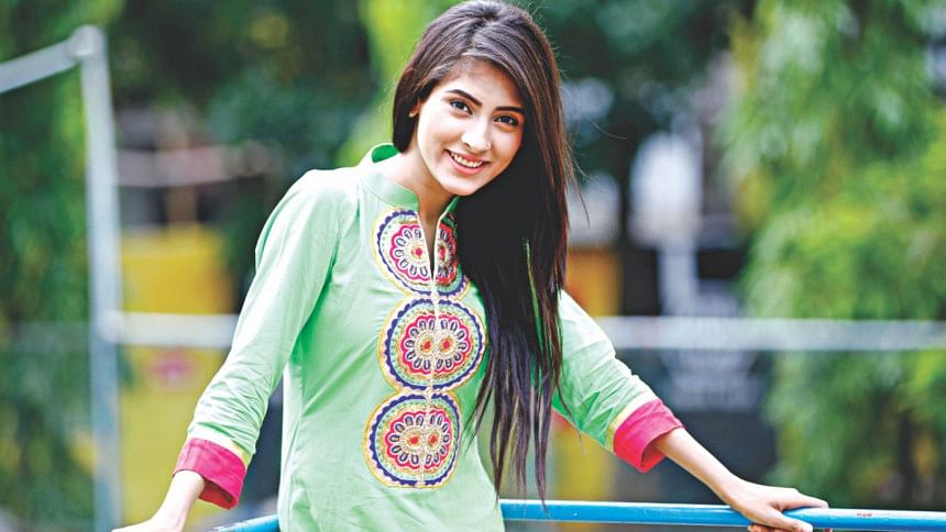 Lux-Channel i Superstar Mehazabien Chowdhury Lux-Channel i Superstar Mehazabien Chowdhury