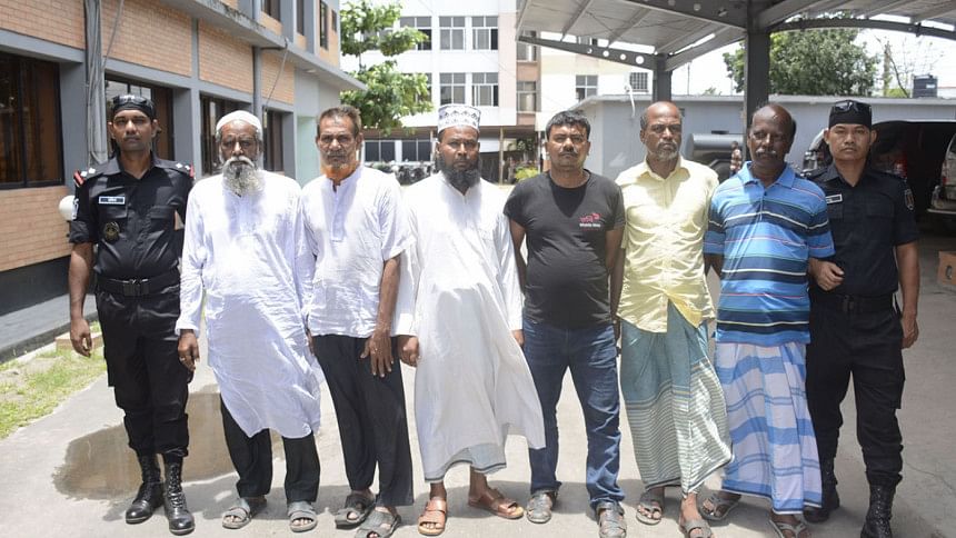 Mosque imam held for raping madrasa girl in Narayanganj Mosque imam held for raping madrasa girl in Narayanganj