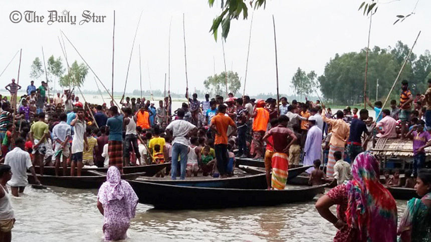 Chalan Beel boat capsize in Pabna Chalan Beel boat capsize in Pabna