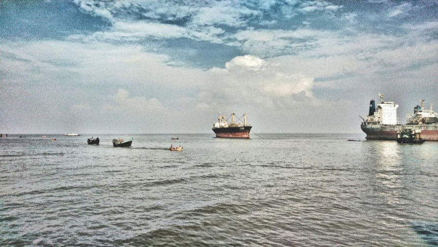 Plastic Pollution on Bay of Bengal Plastic Pollution on Bay of Bengal
