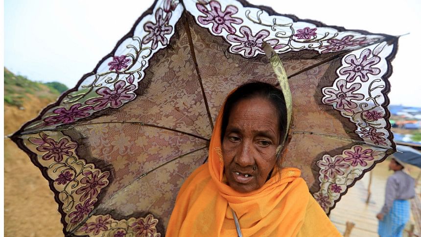 Rohingya refugee woman Rohingya refugee woman