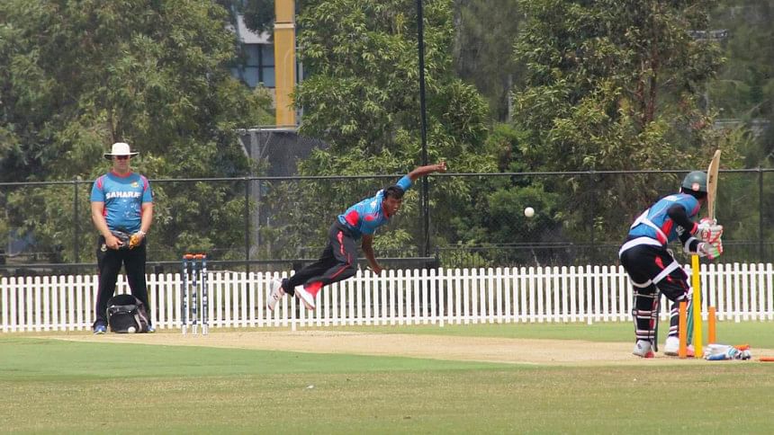 Rubel Hossain in bowling practice.jpg Rubel Hossain bowls in the net.jpg
