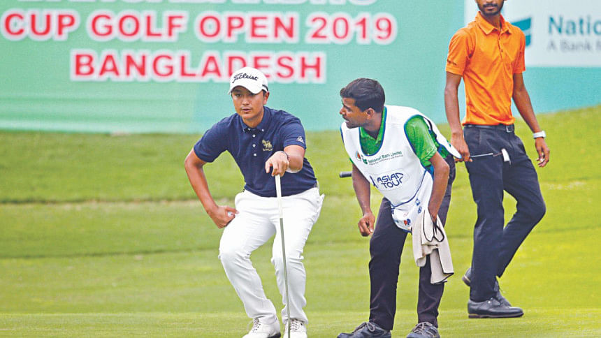 Sadom in lead as locals play catch-up Sadom in lead as locals play catch-up