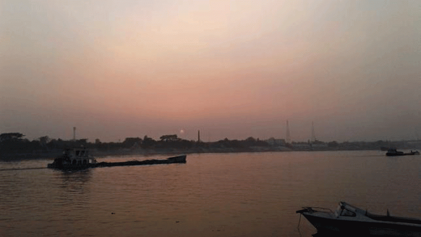 Shitalakkhya river boat sank in Narayanganj Shitalakkhya river boat sank in Narayanganj