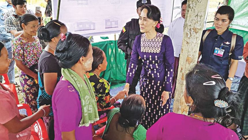Suu Kyi Visits Rakhine Finally... Suu Kyi Visits Rakhine Finally...