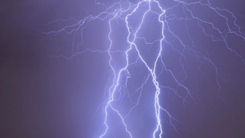 Lightning strikes claim 7 lives Lightning strikes claim 7 lives