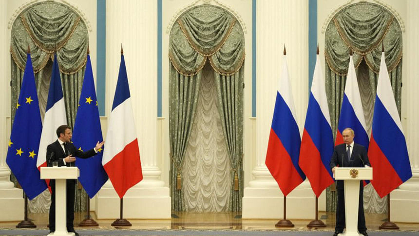 macron-putin-ap macron-putin-ap